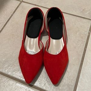 Red low heel pumps💄